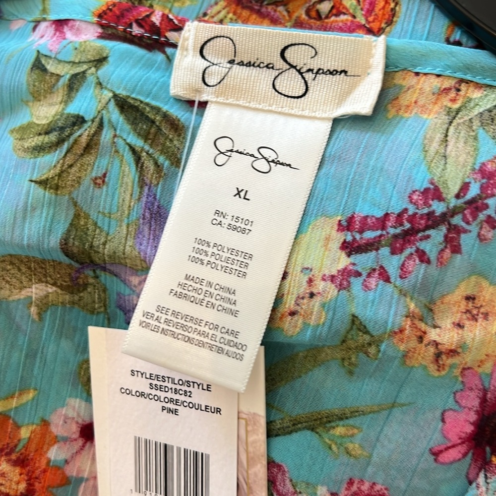 Jessica Simpson Swimsuit and Coverup - Picture 8 of 9